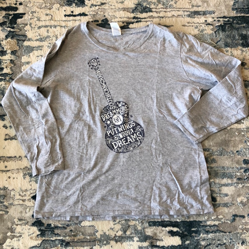 Gray guitar T-shirt women’s XL Dollywood